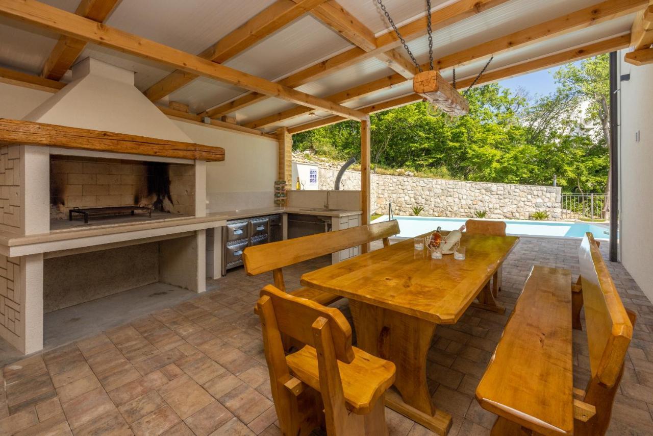 Villa Antani With Heated Pool, Sauna & Jacuzzi Crikvenica Exteriör bild